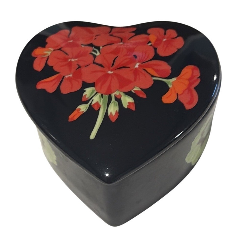 Tiffany & Co Sybil Connolly Mrs Delany Flowers Heart Trinket Box Geranium 1970s